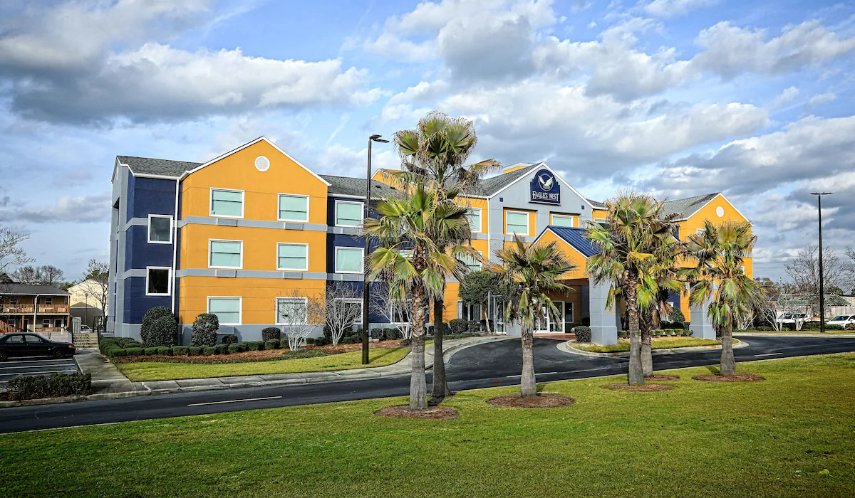 Eagle's Nest Statesboro Hotel Exterior